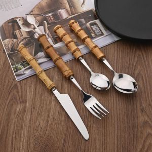Сет 4 прибори за хранене MANICO IN RADICE DI BAMBU.